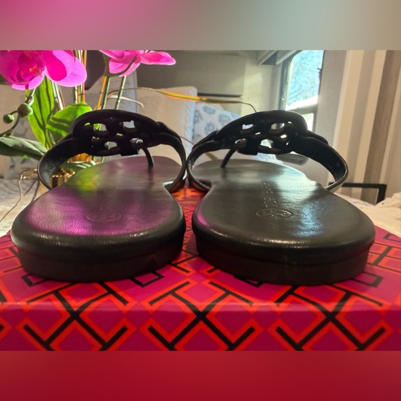 Tory Burch Iconic Soft Miller Sandal in Perfect Black size 8 - EUC! - Picture 4 of 9
